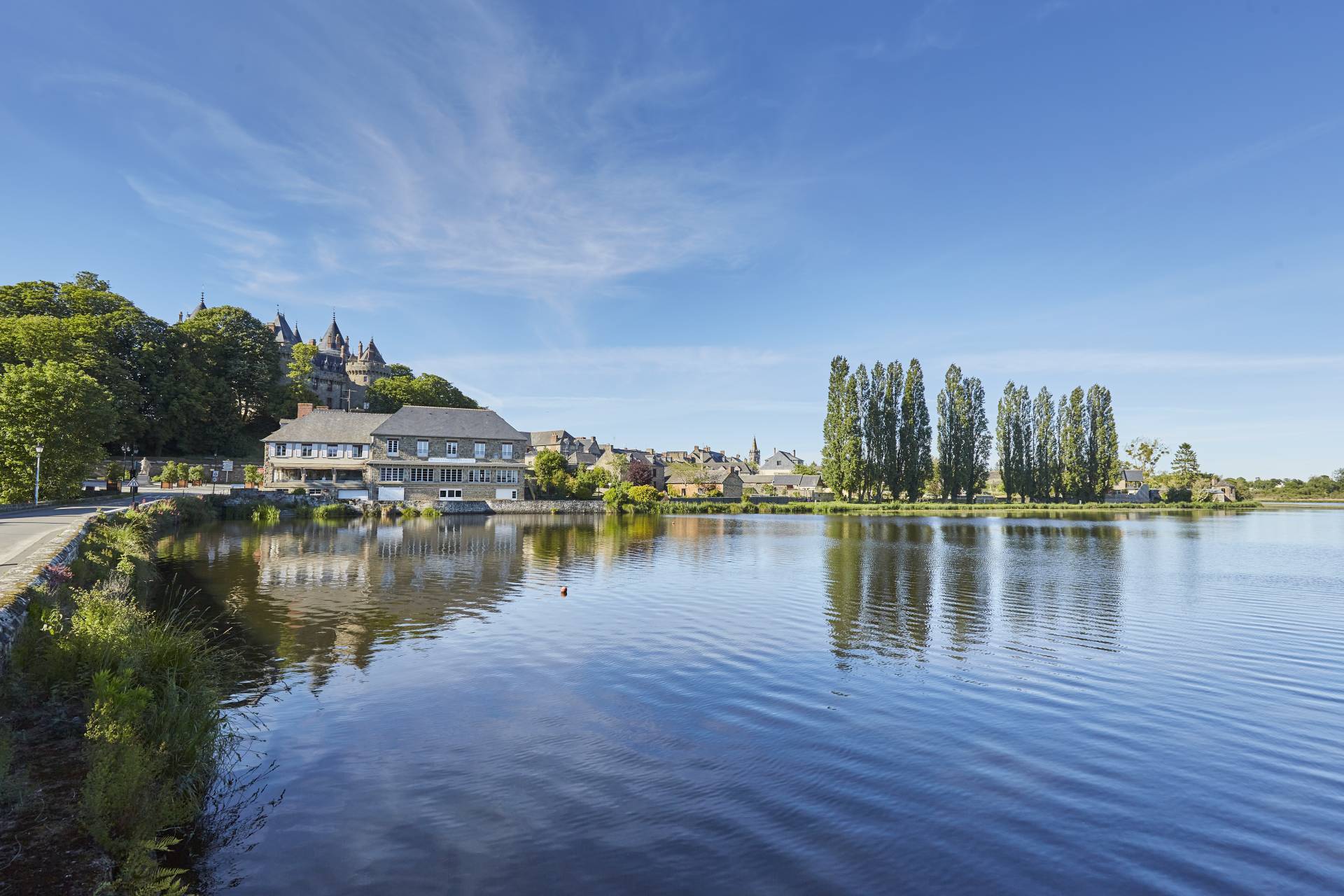 Hôtel du Lac à Combourg par LAMOUREUX Alexandre